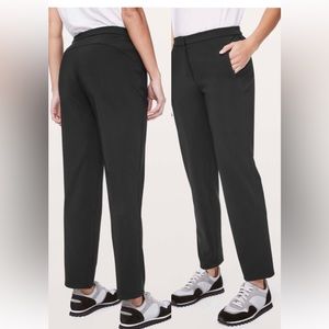 Lululemon On The Move Pant *28"
Black